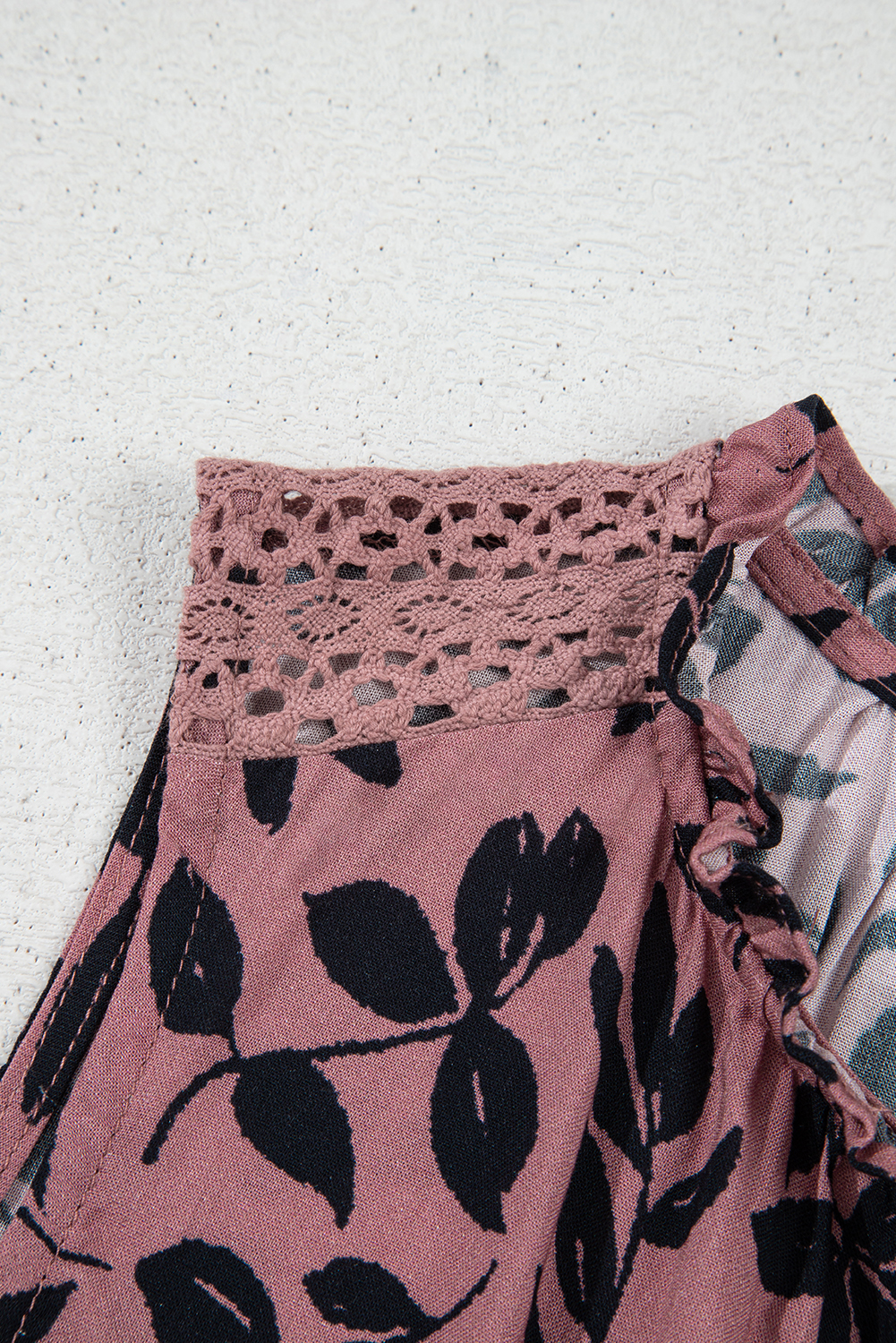 Brown Leaf Print Lace-up V Neck Crinckled Tank Top