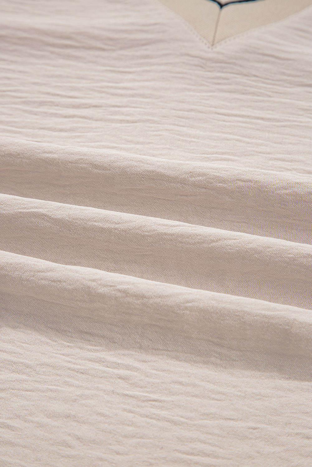 Jet Stream Contrast Scallop Trim V Neck Long Sleeve Blouse