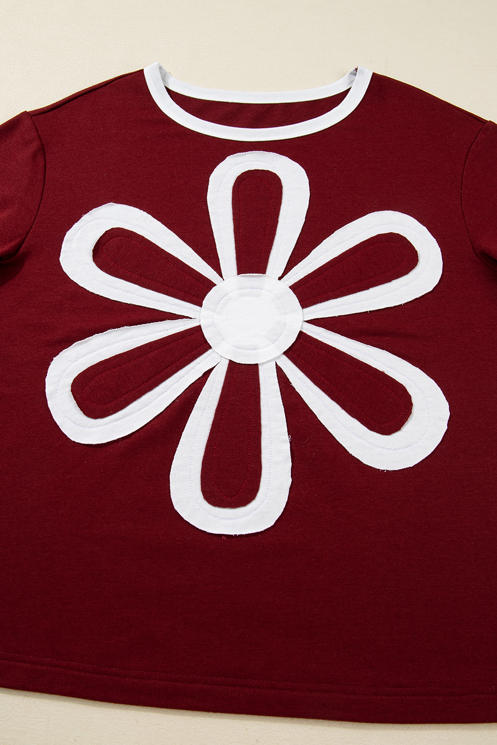 Red Dahlia Cheerful Daisy Flower Patched Round Neck Long Sleeve Top