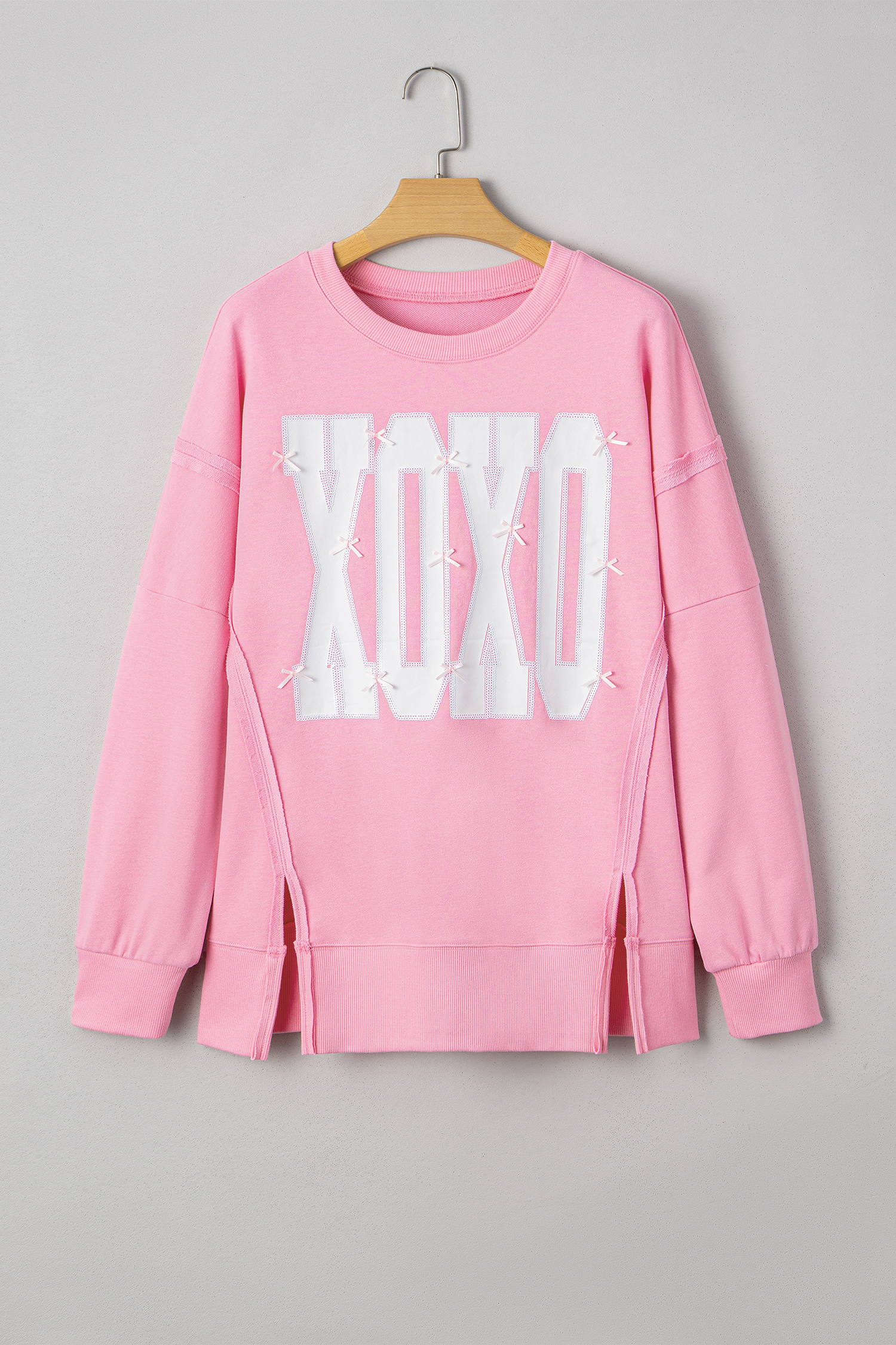 White Bow Sequin XOXO Letter Graphic Exposed Seam Baggy Sweatshirt