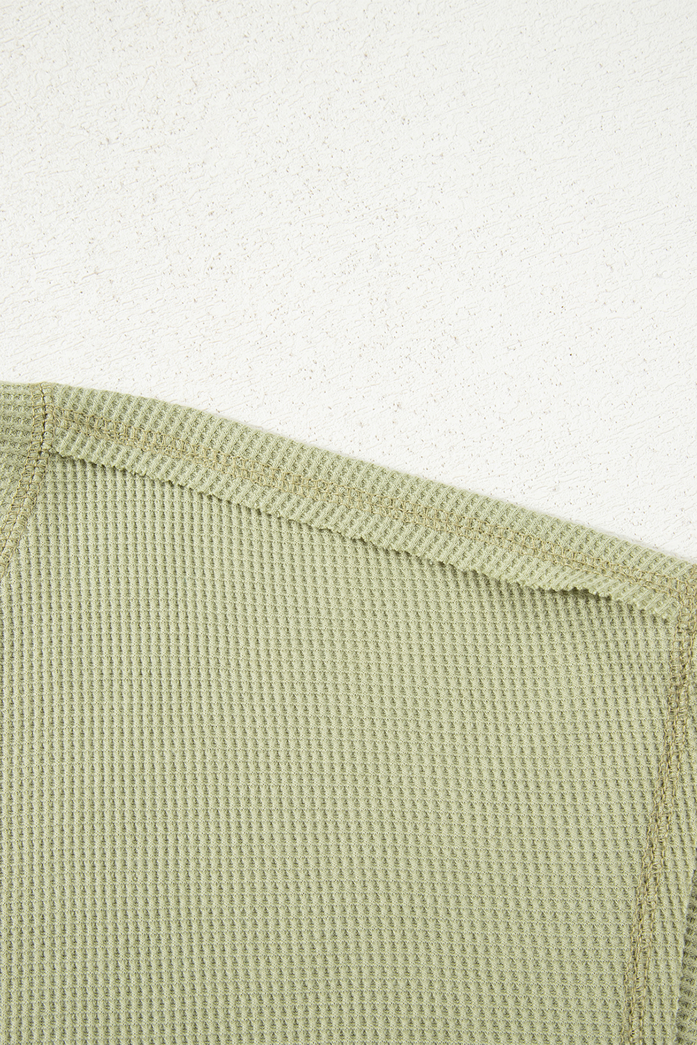 White Exposed Seam Half Sleeve Knitted V Neck Textured Top