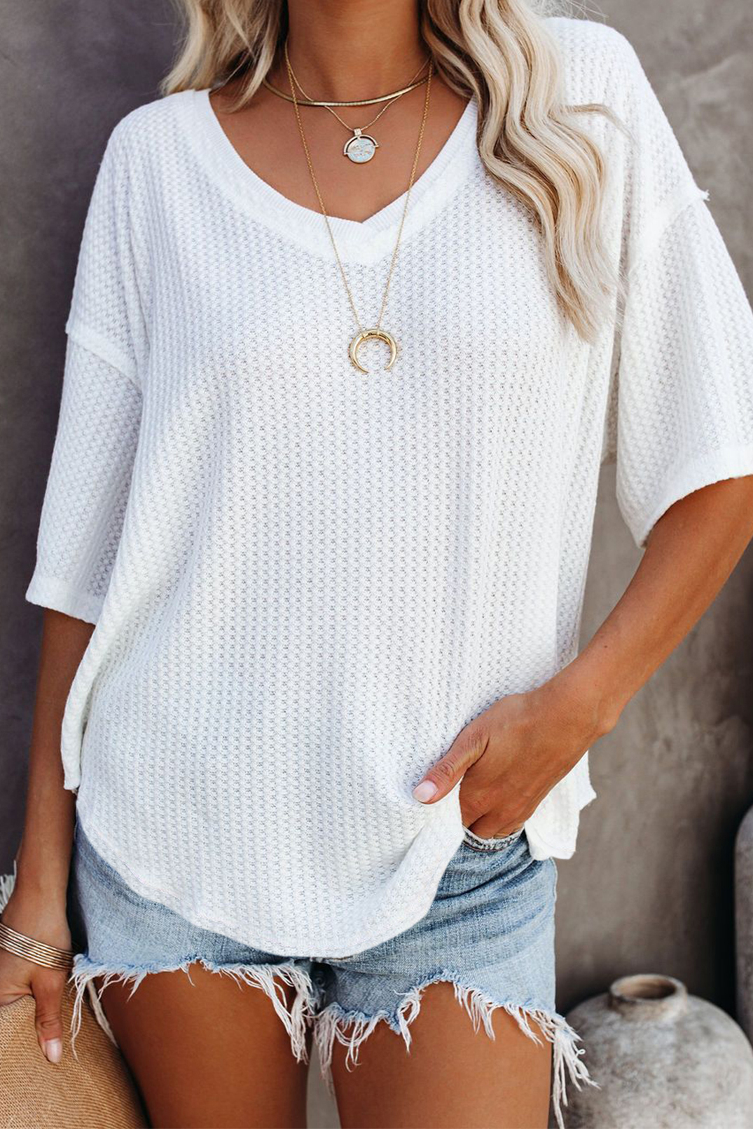 White Exposed Seam Half Sleeve Knitted V Neck Textured Top