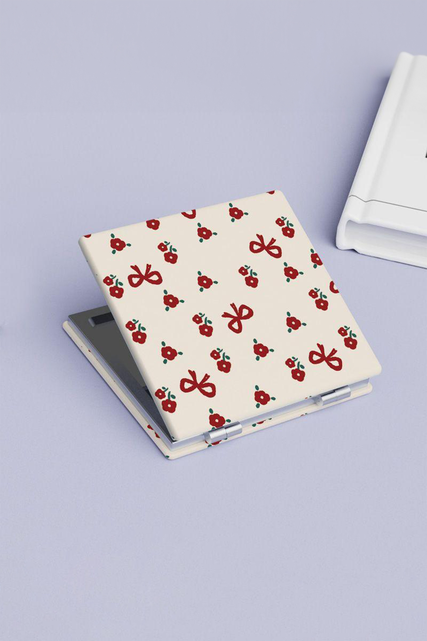 White Cute Flower Bow Printed Compact Travel Makeup Mirror