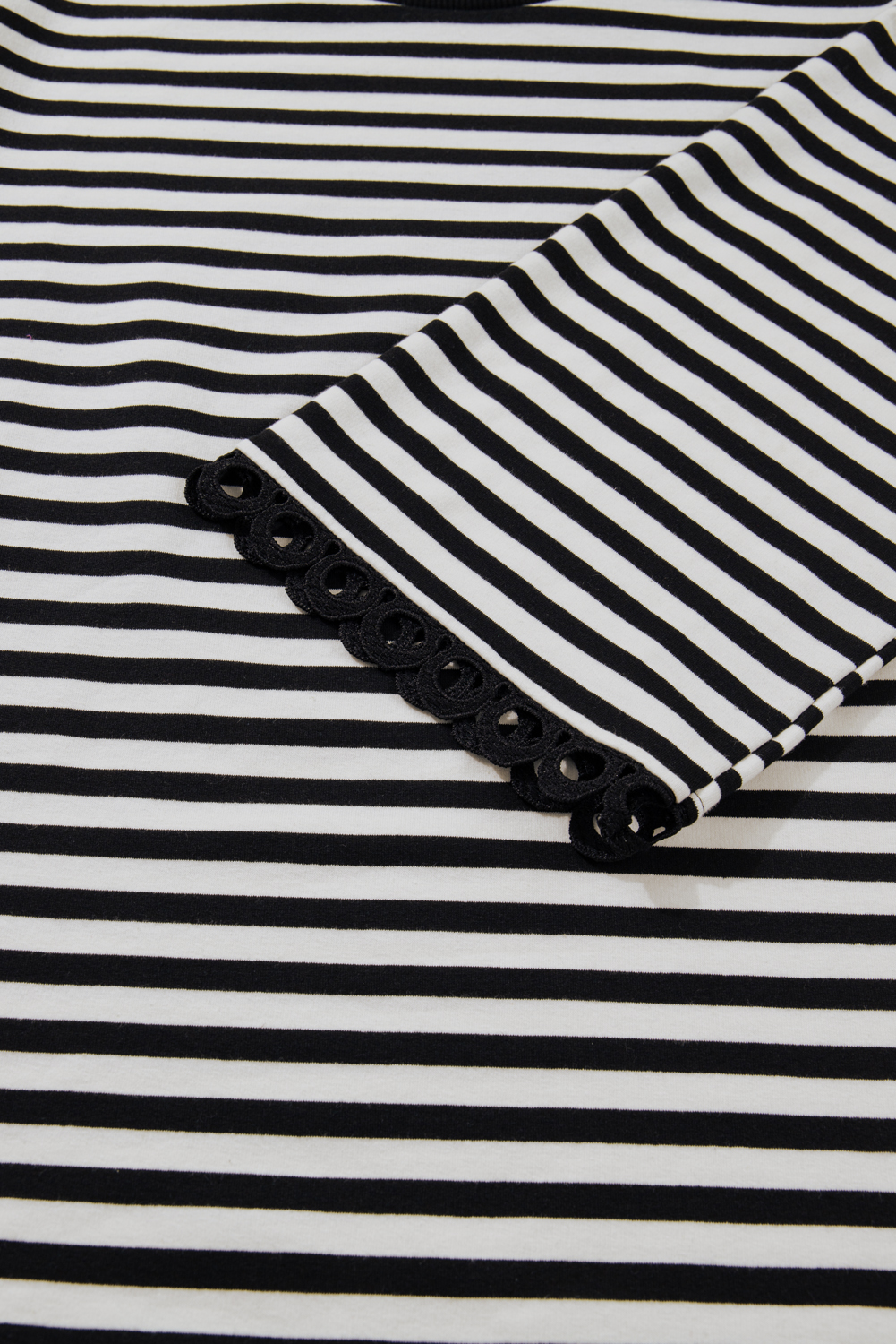 Racing Red Striped Print Drop Shoulder Lace Trim Bracelet Sleeve Loose Top