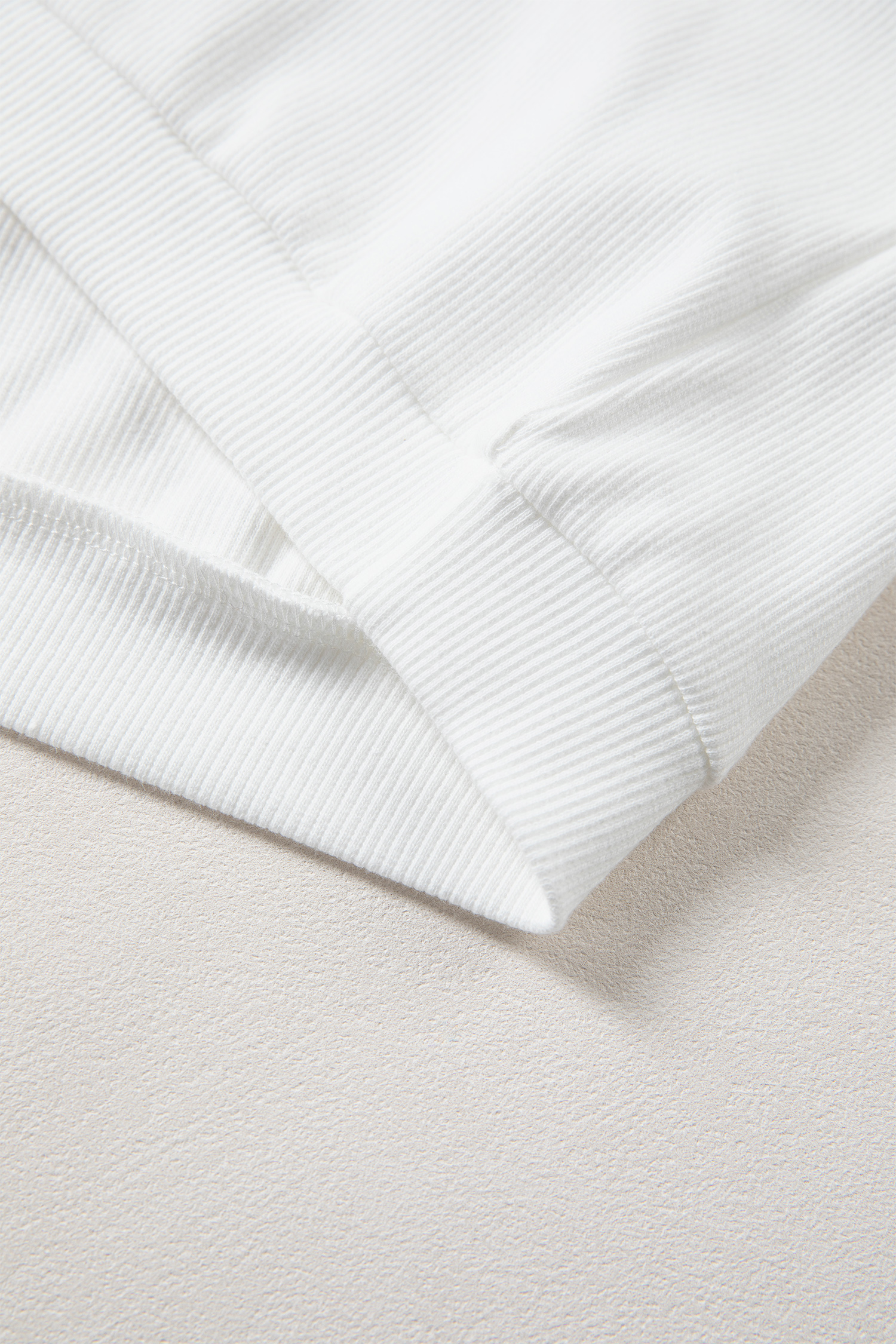 White 3d Ribbed XOXO Heart Embroidered Drop Shoulder Sweatshirt