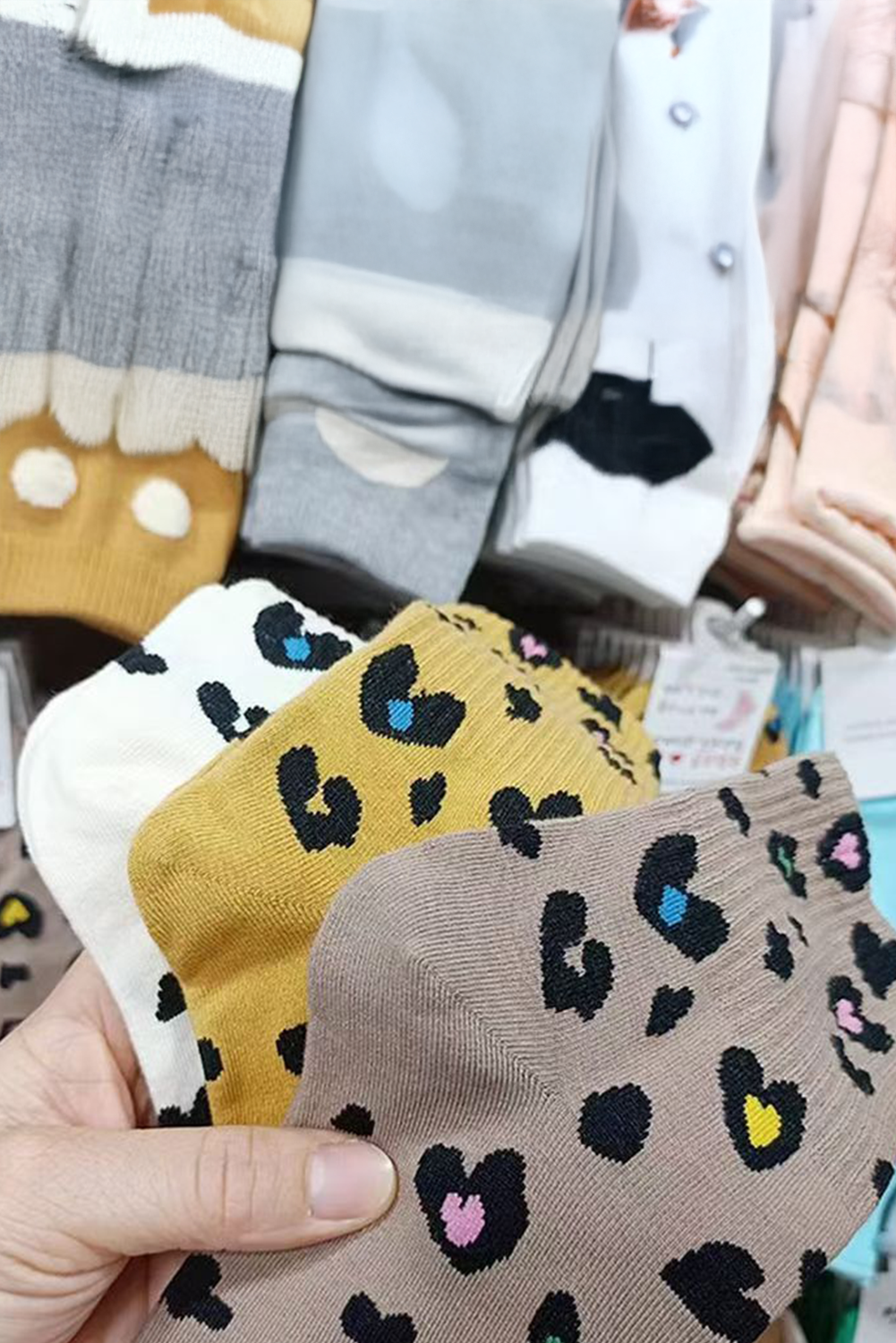 White Leopard Print Ribbed Edge Soft Socks