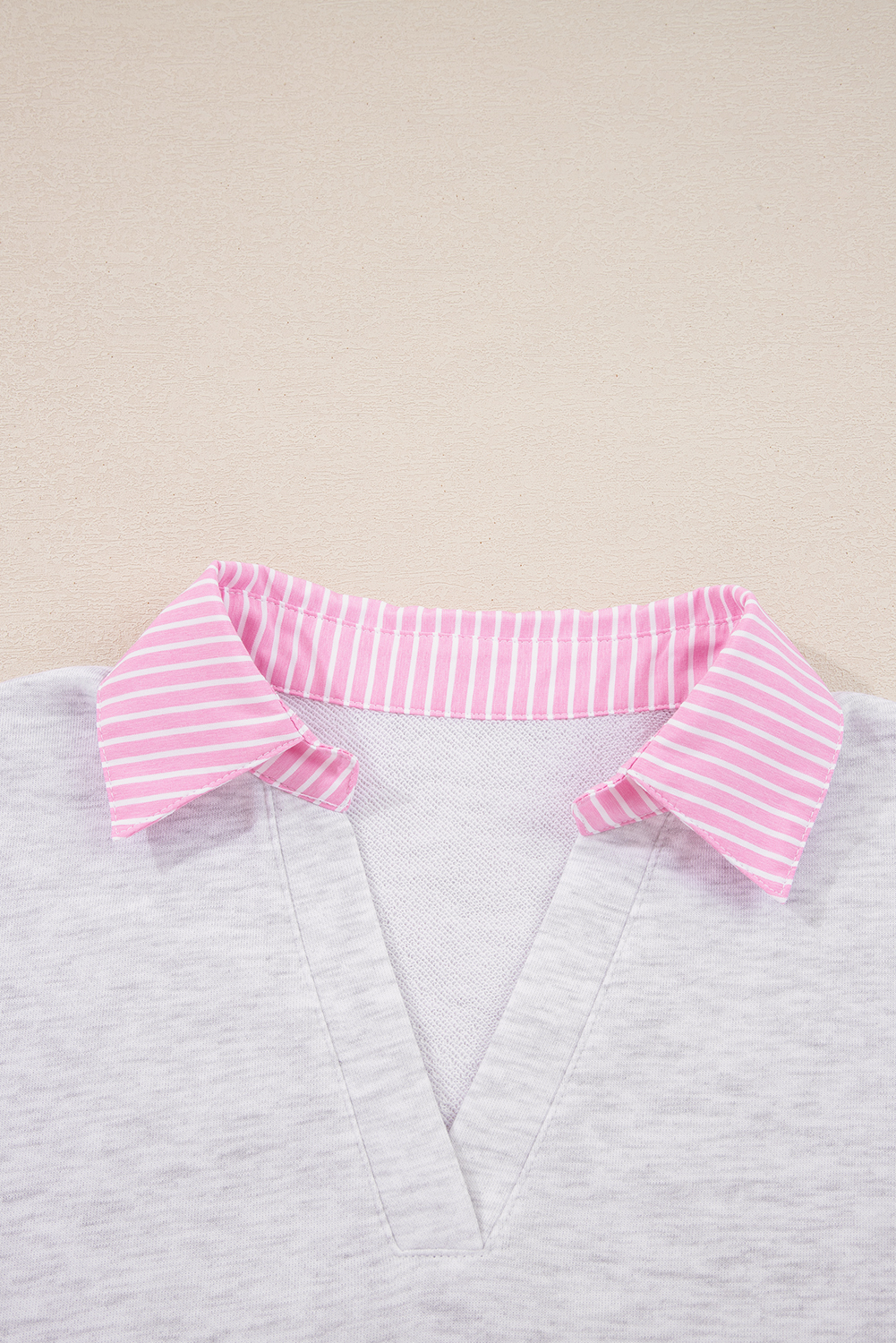 Light Grey 2pcs Contrasted Trim Frilled Collar Drop Shoulder Pullover Drawstring Pant Set