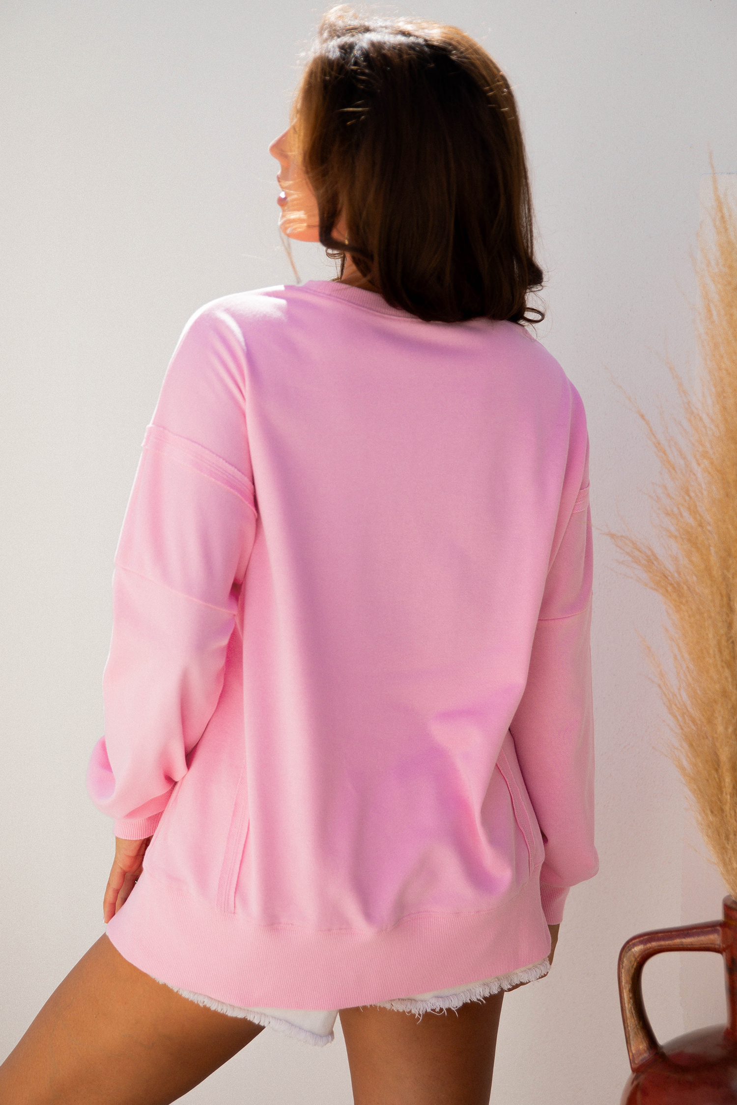 White Bow Sequin XOXO Letter Graphic Exposed Seam Baggy Sweatshirt