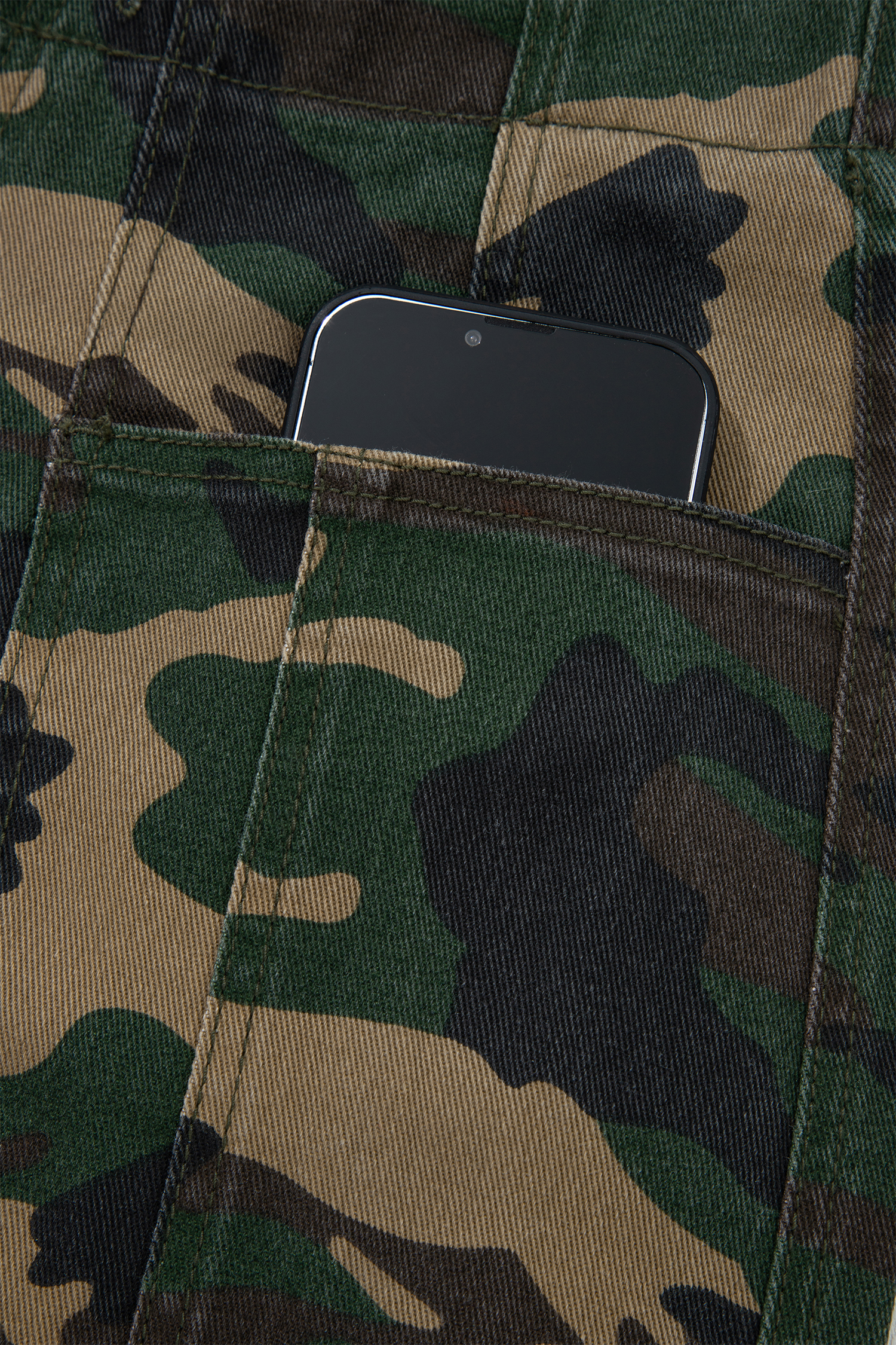 Green Camouflage Print Drawstring Patch Pocket Barrel Jeans