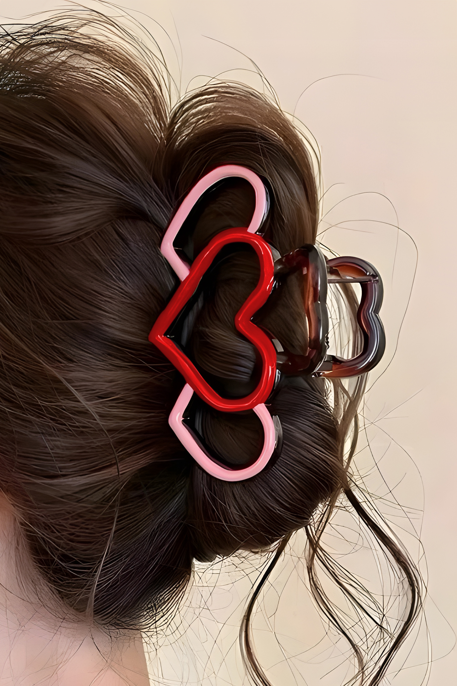 Bonbon Hollowed Heart Design Color Contrasted Acrylic Hair Claw Clip