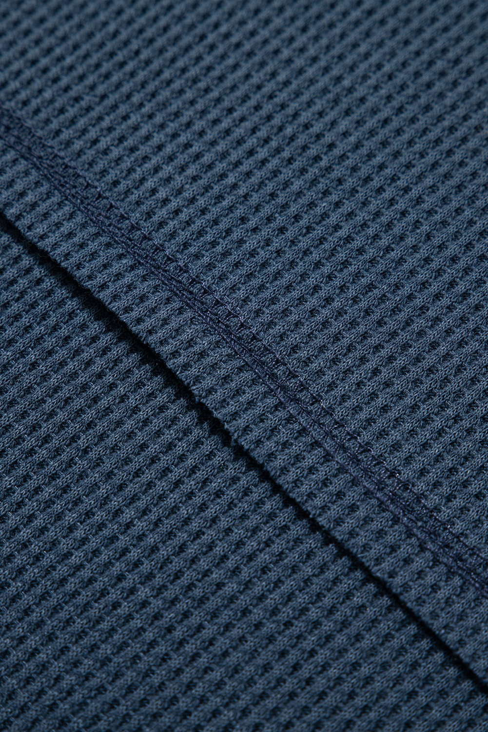 White Exposed Seam Half Sleeve Knitted V Neck Textured Top