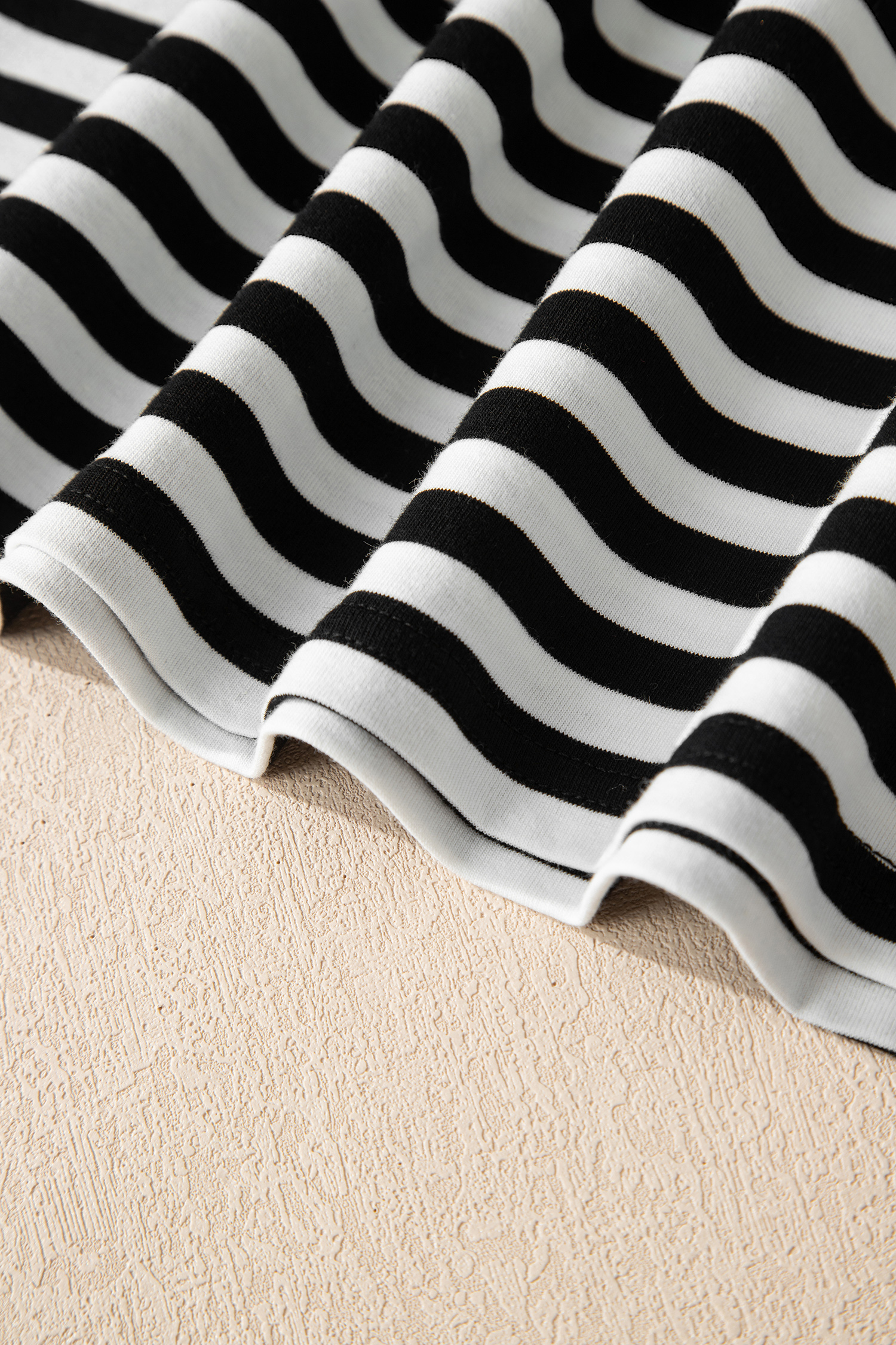 Black Striped Print V Neck Delicate Trim Casual Tee