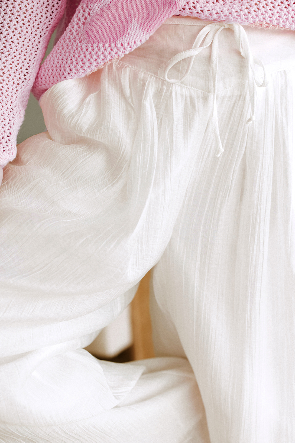 White Solid Drop Waist Pleated Wide Leg Casual Pants