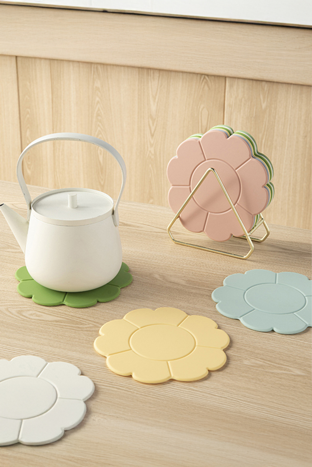 Apricot Pink Flower Shape Silica Gel Heat Insulate Placemat