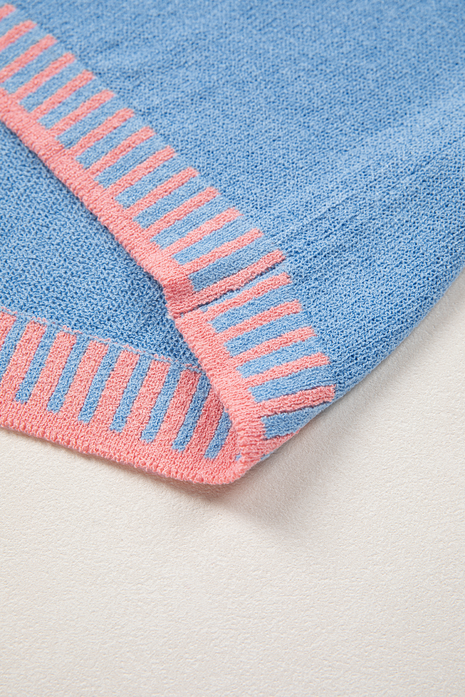 Sky Blue Contrast Trim Round Neck Sleeveless Sweater