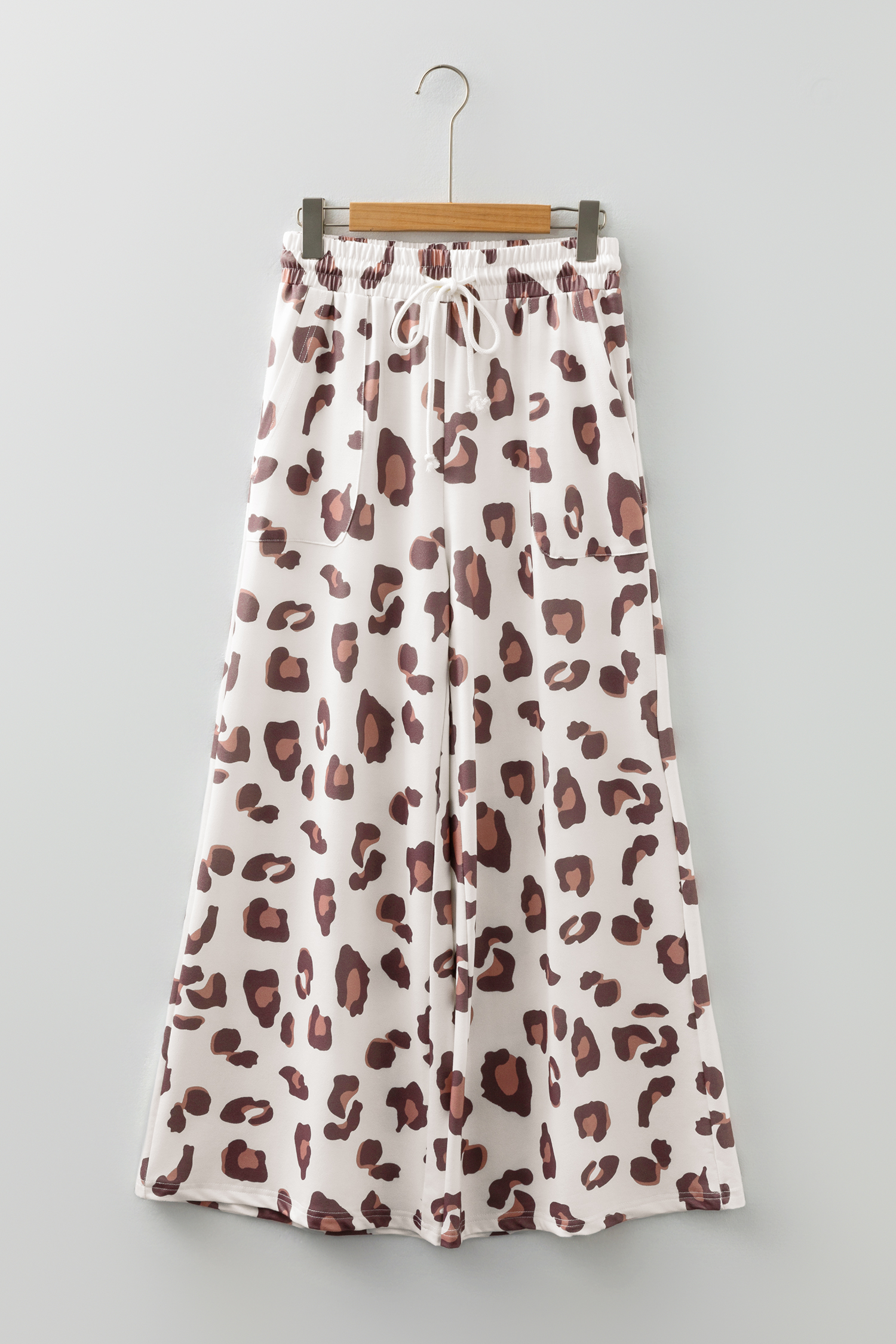 Beige Drawstring Leopard Print Patch Pocket Loose Pants