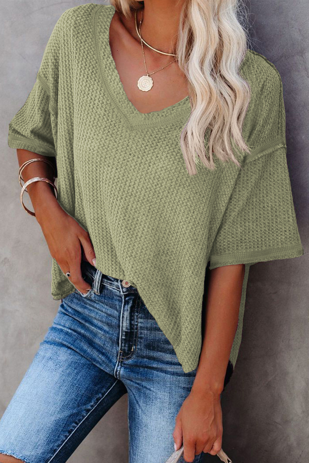 White Exposed Seam Half Sleeve Knitted V Neck Textured Top