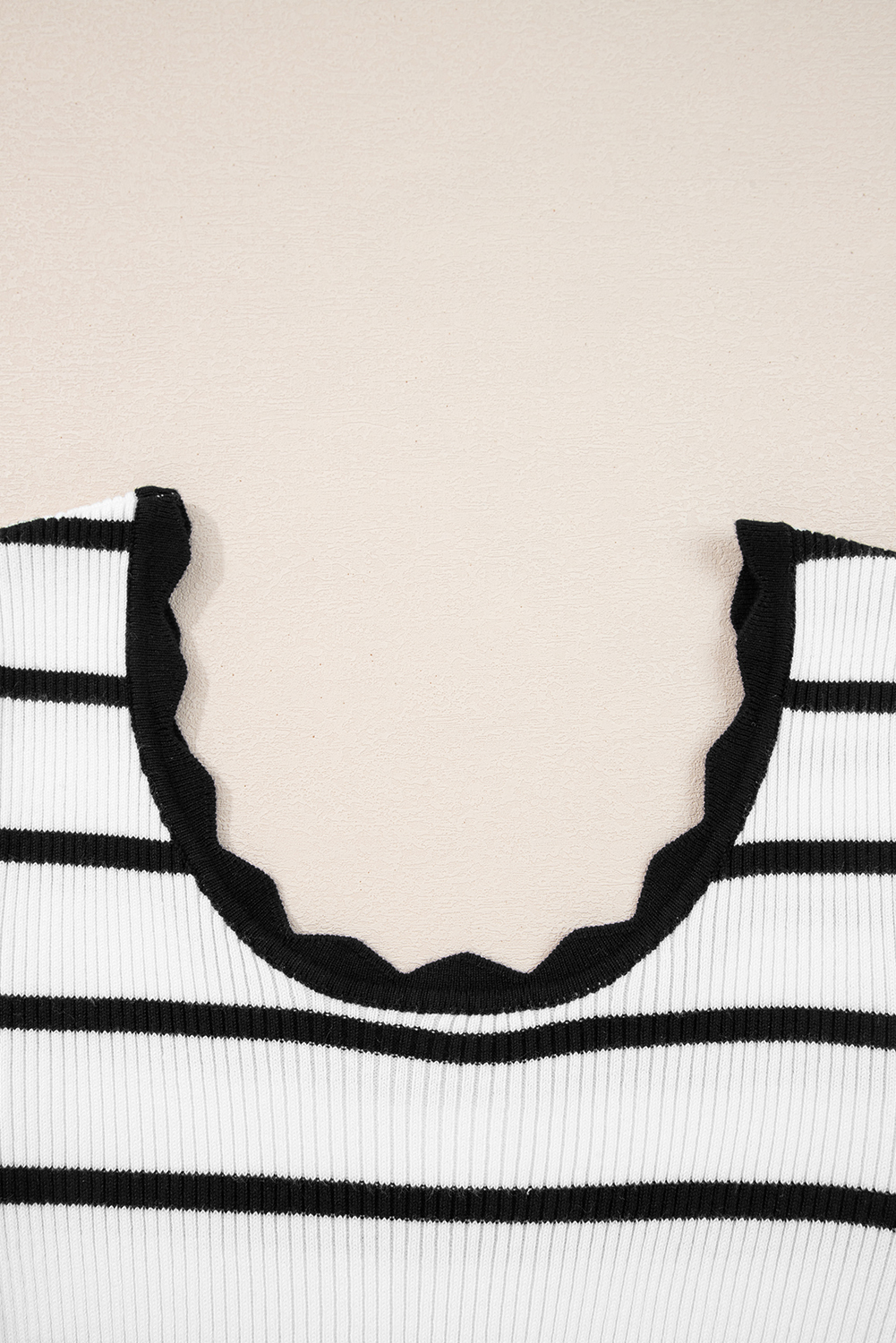 Black white Scalloped Trim U Neck Striped Ribbed Slim Sweater