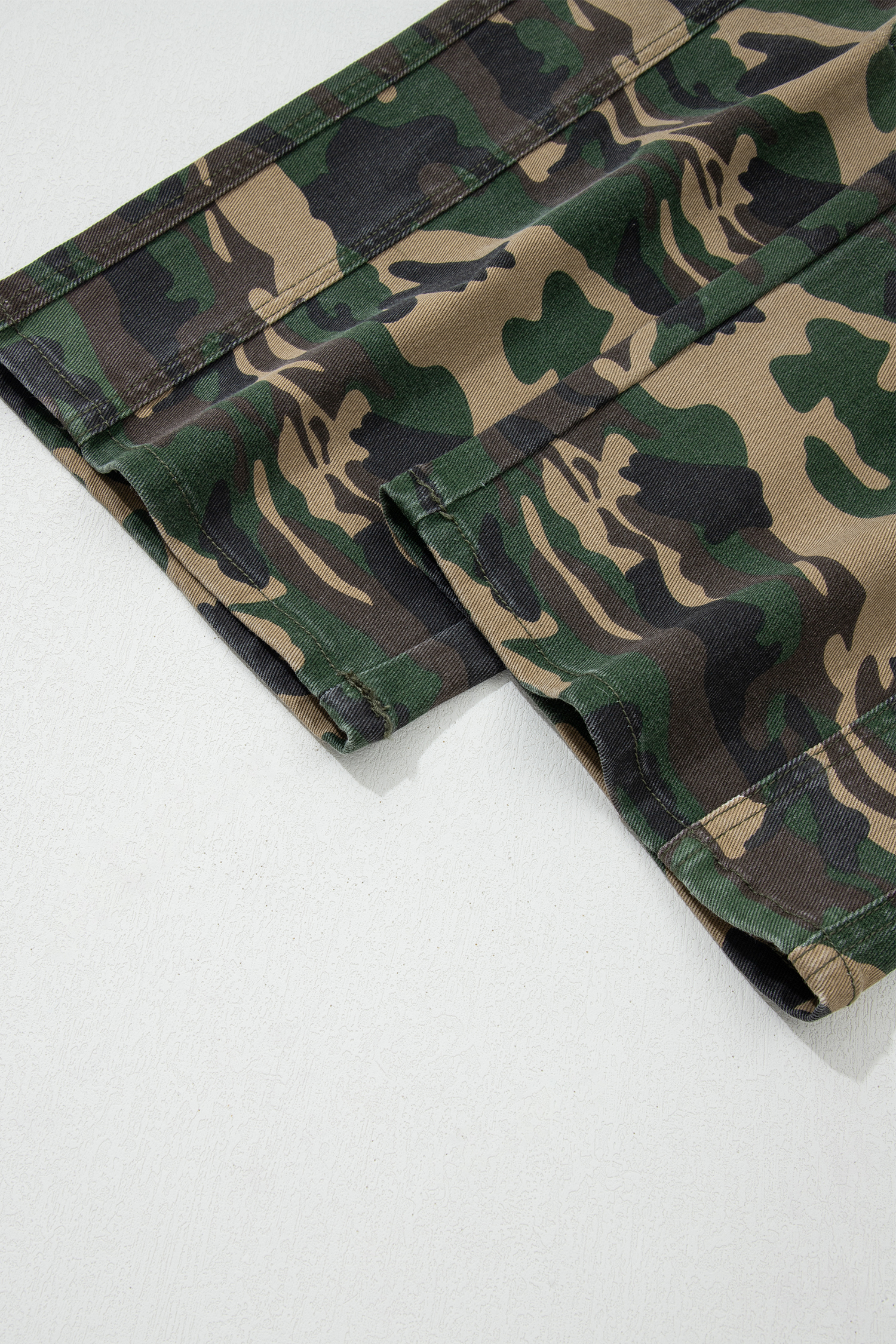 Green Camouflage Print Drawstring Patch Pocket Barrel Jeans