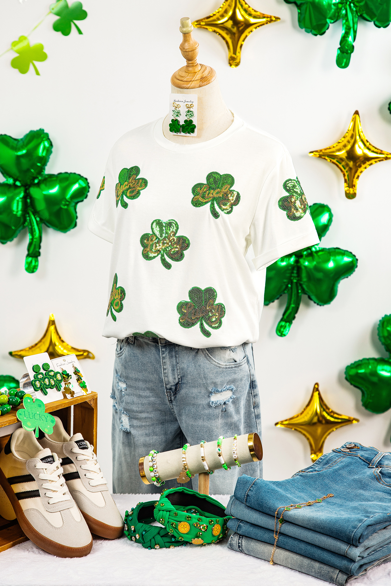 White Sequin Lucky Clover Patched Casual Round Neck Tee