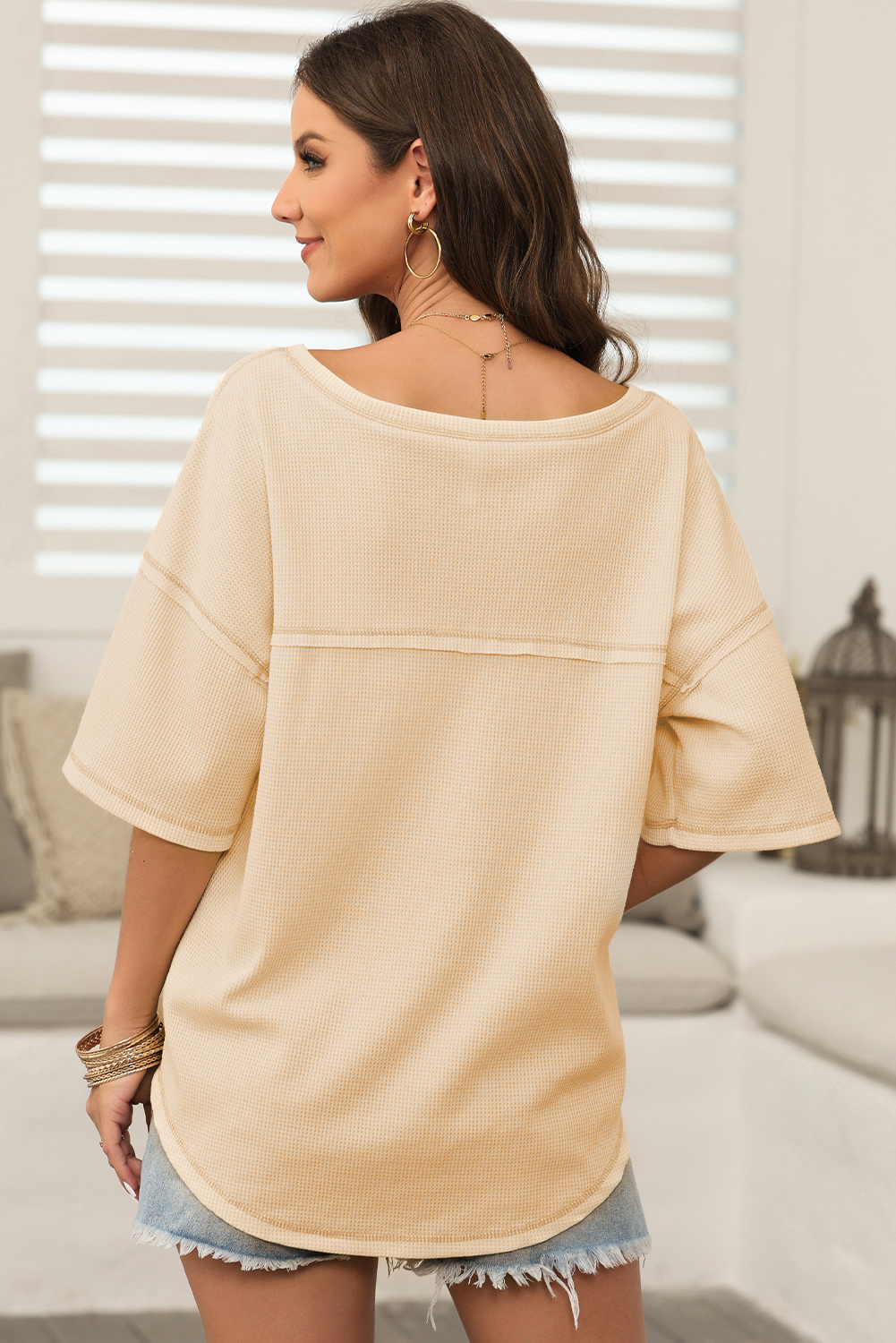 White Exposed Seam Half Sleeve Knitted V Neck Textured Top