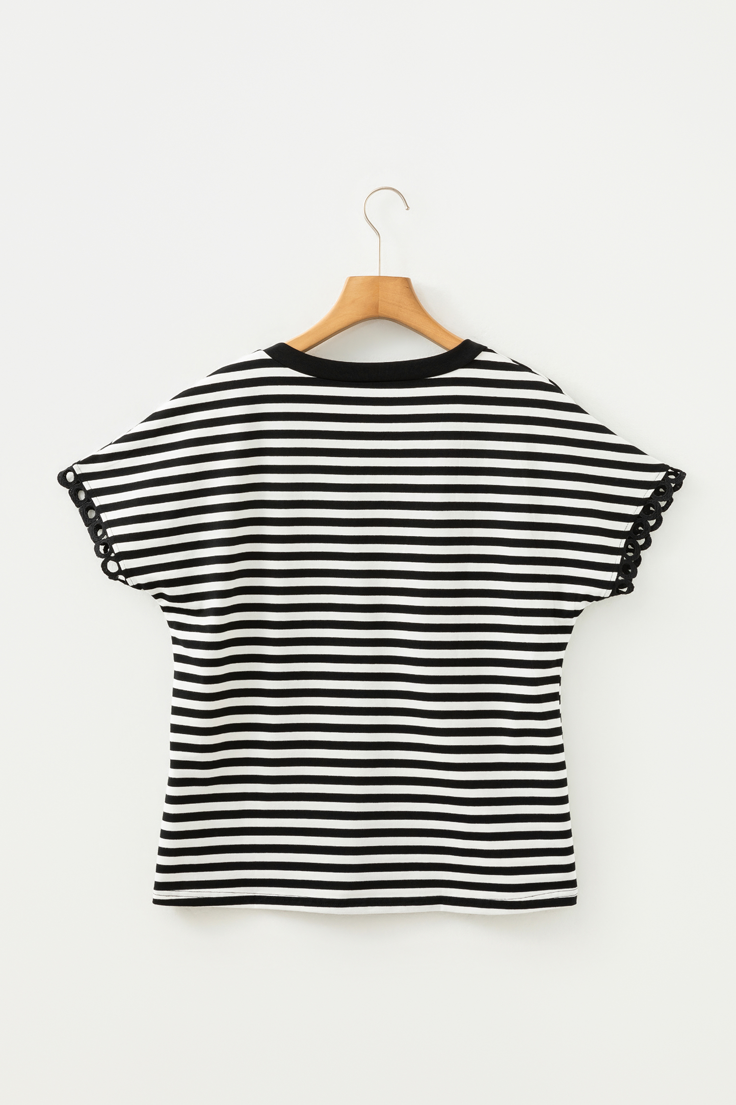 Black Striped Print V Neck Delicate Trim Casual Tee