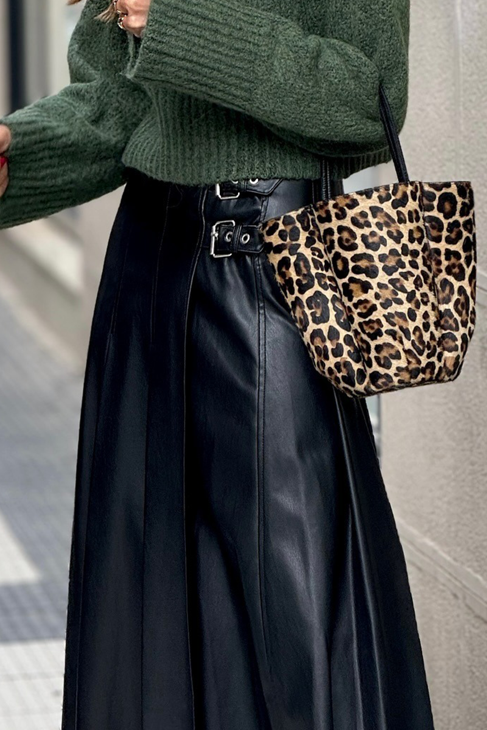 Black Faux Leather Retro Buckle Detail Pleated Stitch Flared Midi Skirt